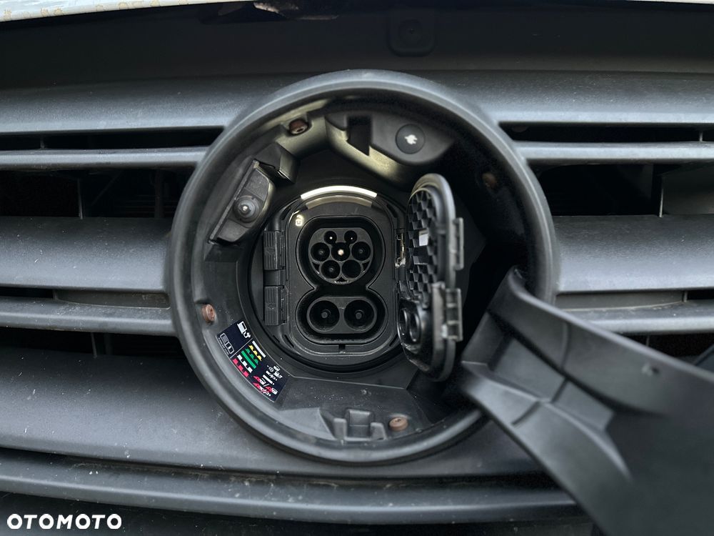 Mercedes-Benz eSprinter z pakietem darmowych przeglądów ASO - 13