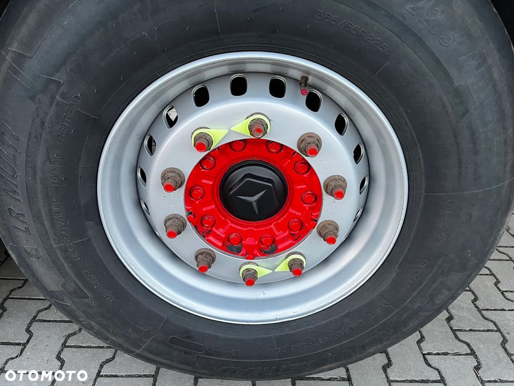 Benalu 40 m3 LEKKA 5,5 T CAŁA ALUMINIOWA KLAPO-DZWI SPROWADZONA Z FRANCJI OŚ PODNOSZONA - 9