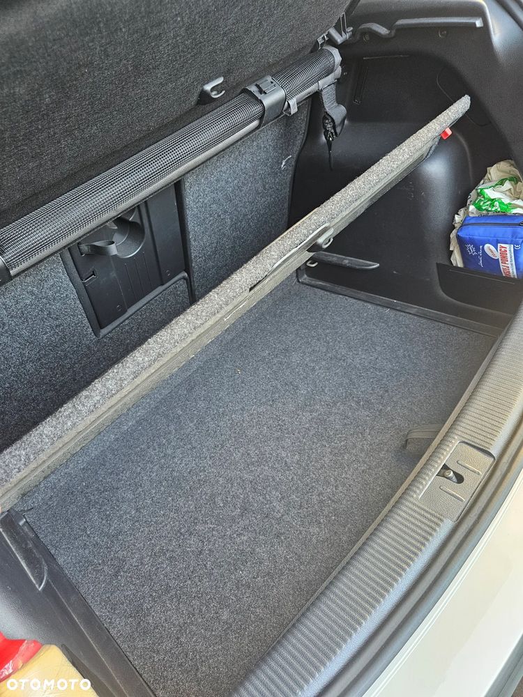Volkswagen Golf Plus 1.4 TSI DSG Style - 28