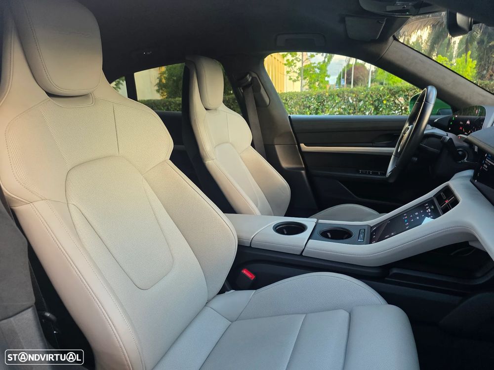 Porsche Taycan Sport Turismo Turbo - 25