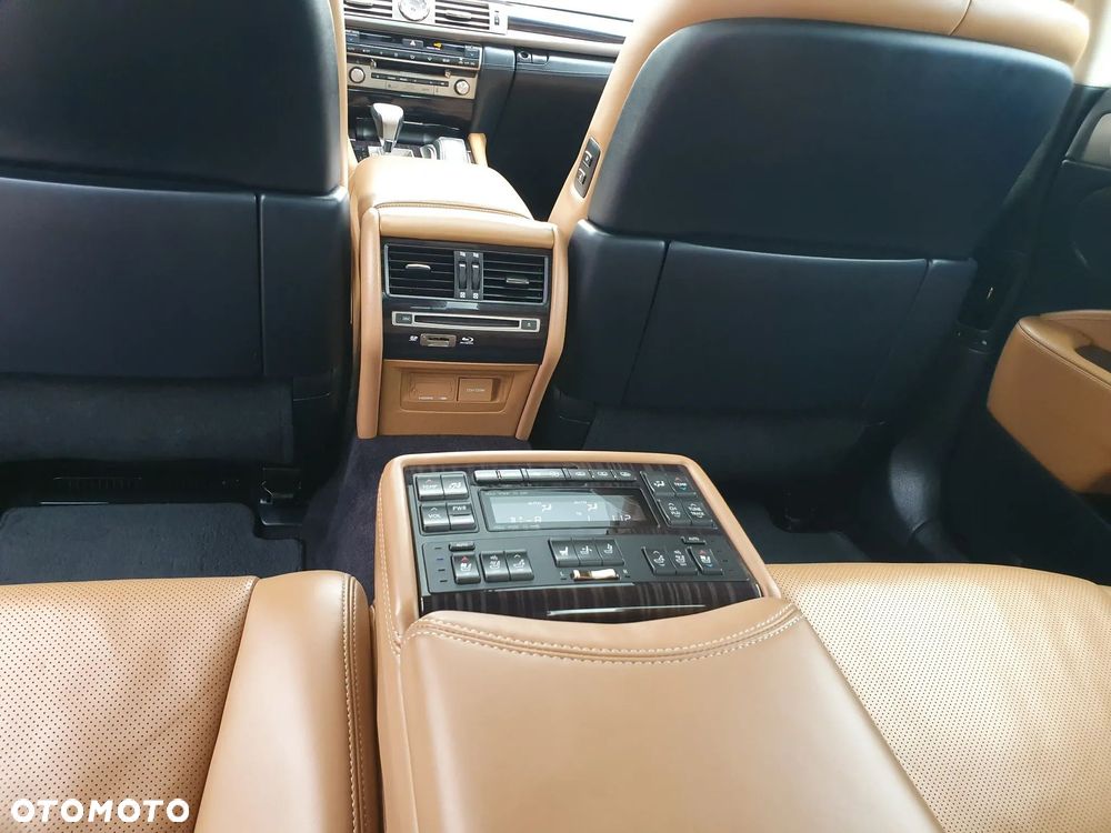 Lexus LS - 15