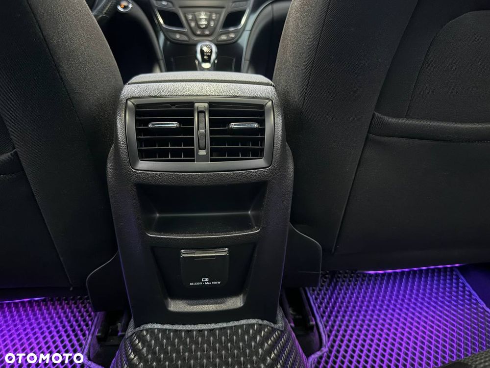 Opel Insignia - 22