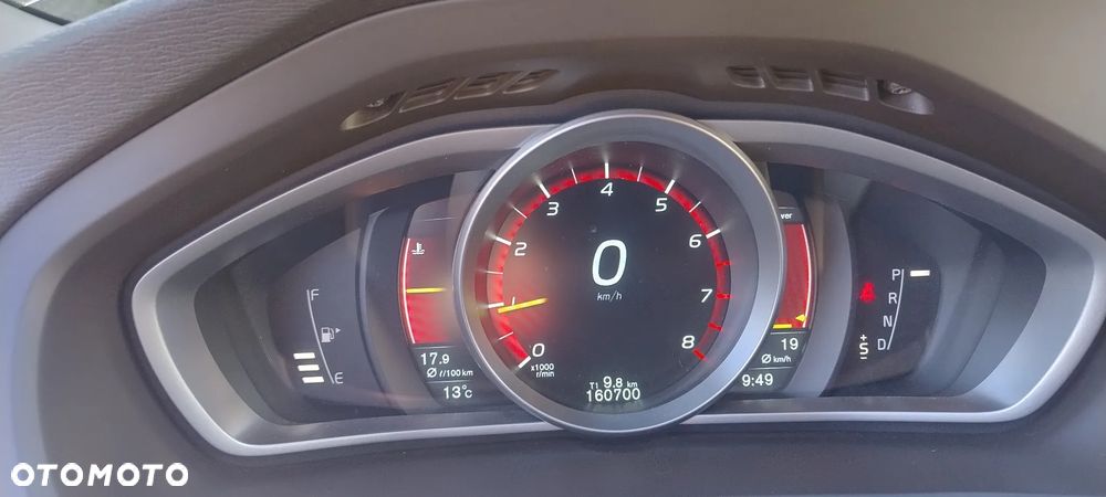 Volvo V40 Cross Country - 18