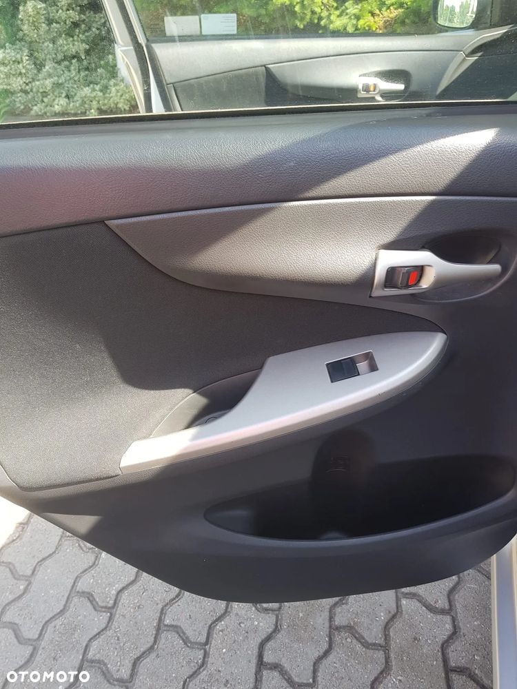 Toyota Corolla 1.6 Luna - 16
