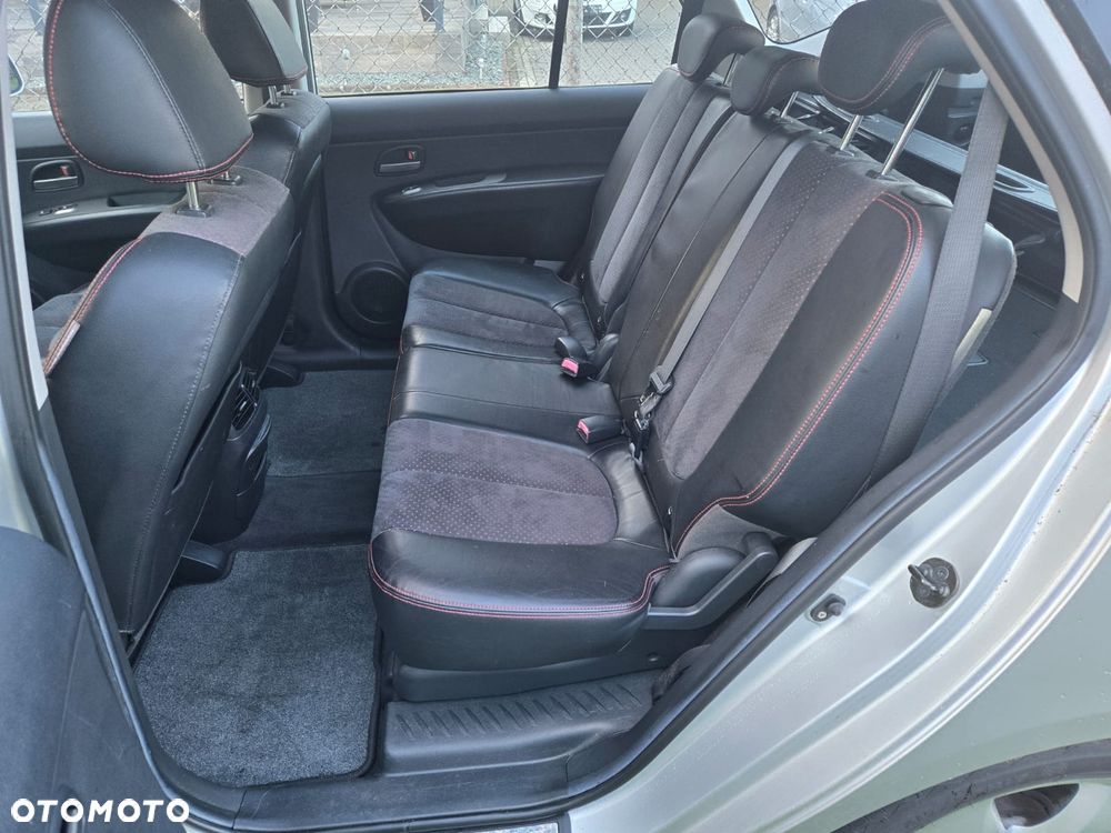 Kia Carens - 5
