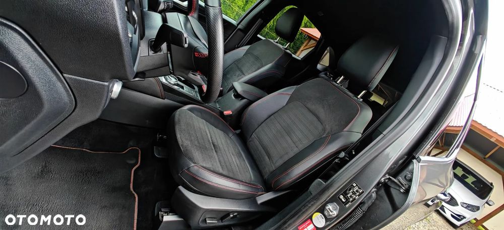Ford Kuga 2.5 Duratec PHEV ST-LINE X - 20
