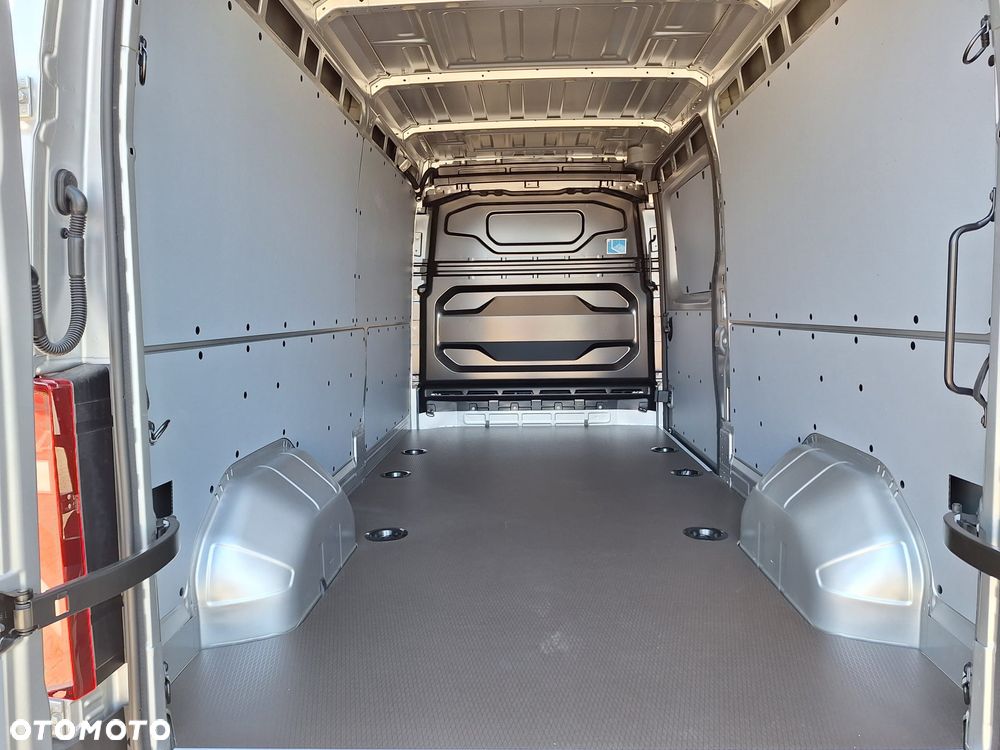 Nissan Interstar - 6