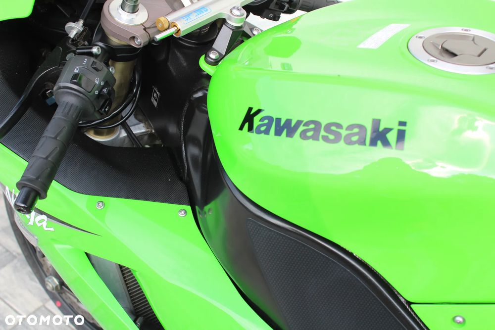 Kawasaki ZXR - 19