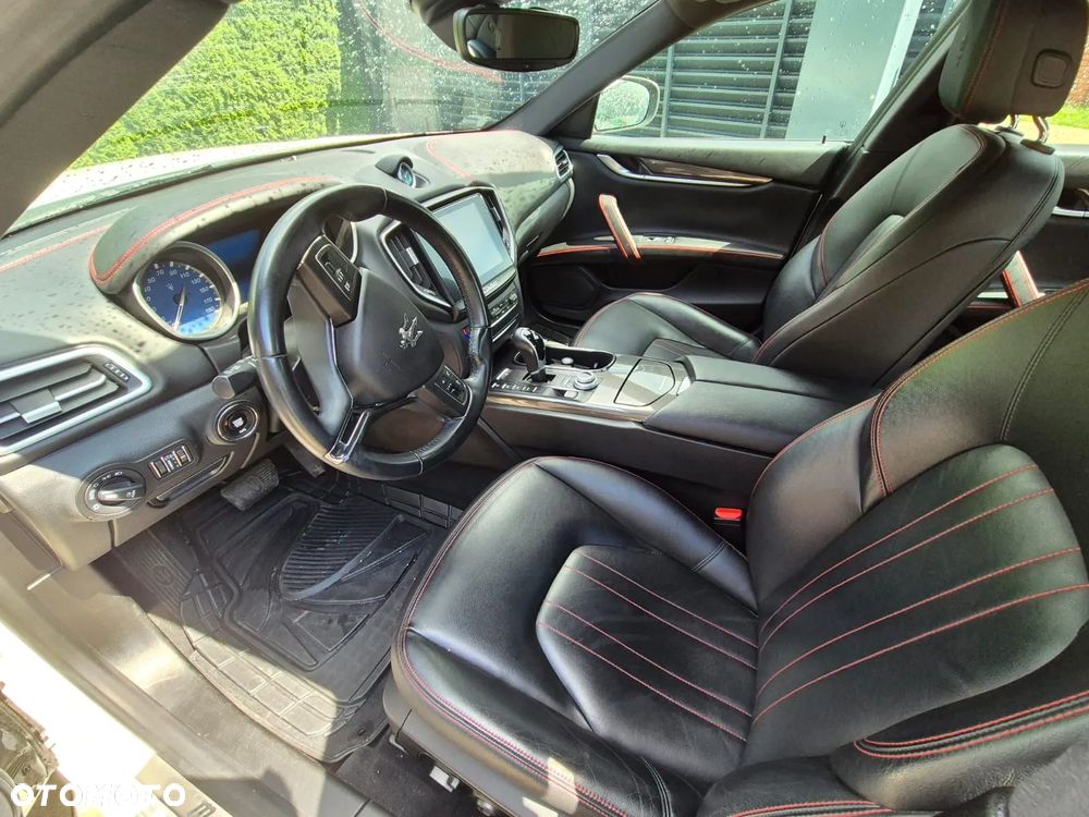 Maserati Ghibli S GranLusso - 16