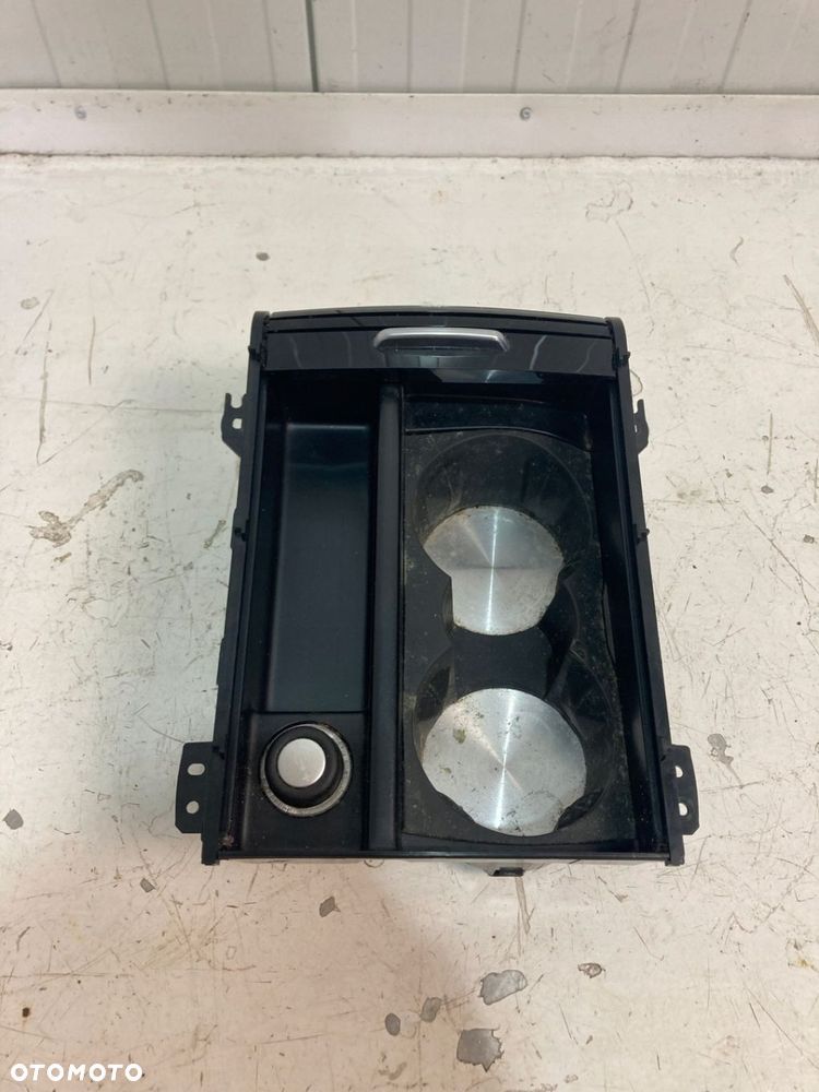 LAND ROVER EVOQUE L538 UCHWYT NA KUBEK W KONSOLI ŚRODKOWEJ - 4