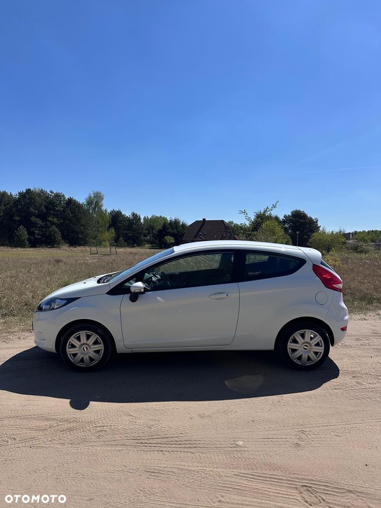 Ford Fiesta 1.25 Ambiente EU5 - 2