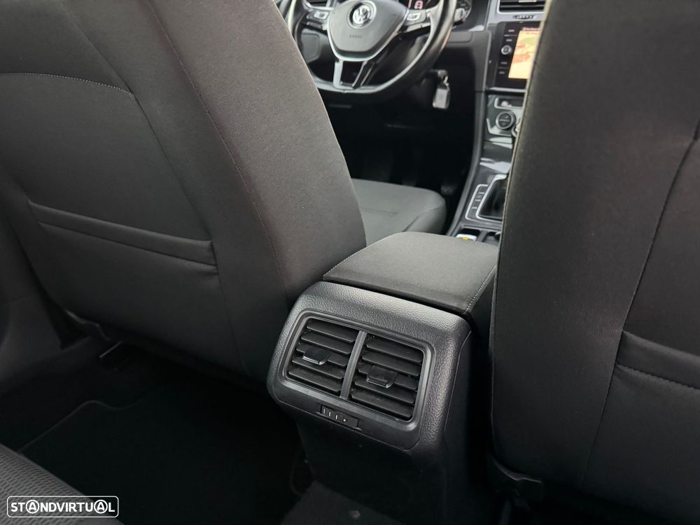 VW Golf Variant 1.6 TDi Confortline - 25