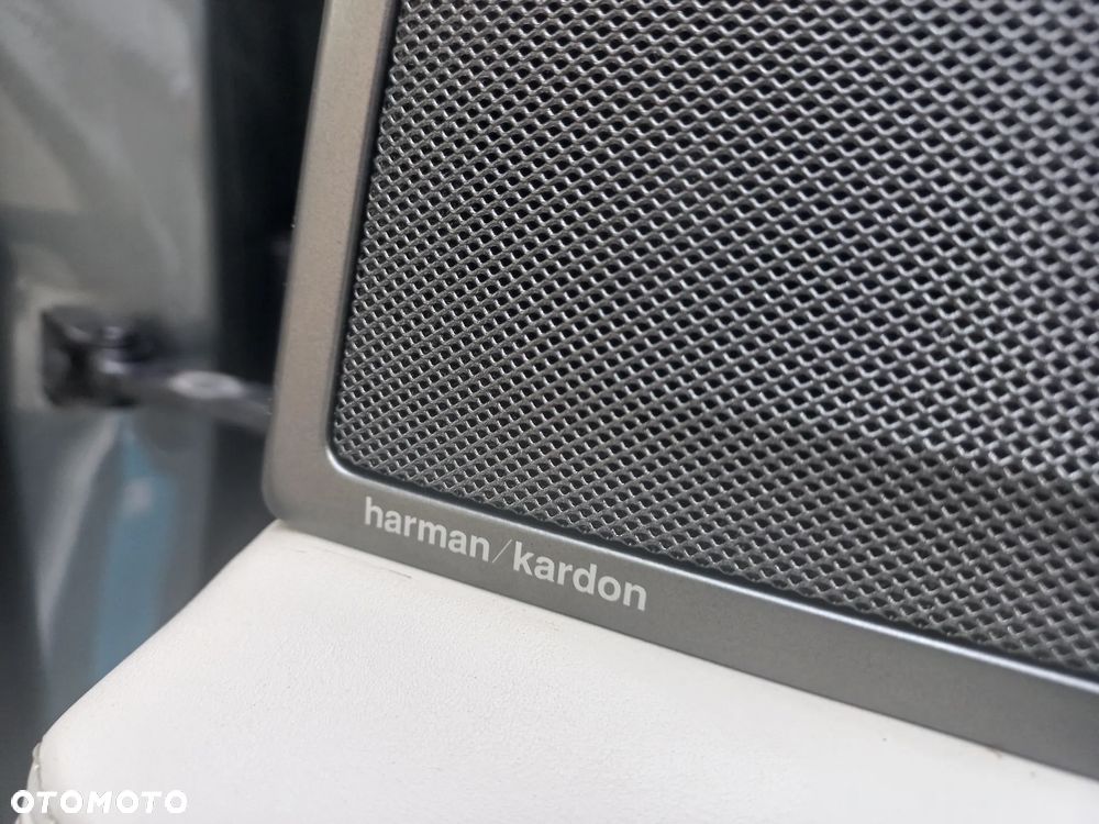 BMW Seria 7 750i xDrive - 24