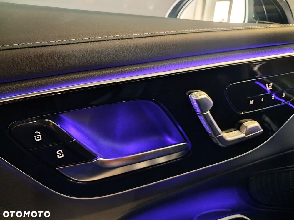 Mercedes-Benz GLC - 33