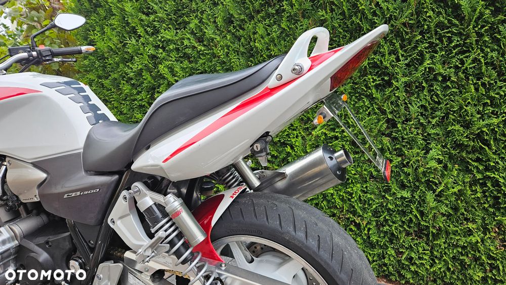 Honda CB - 32