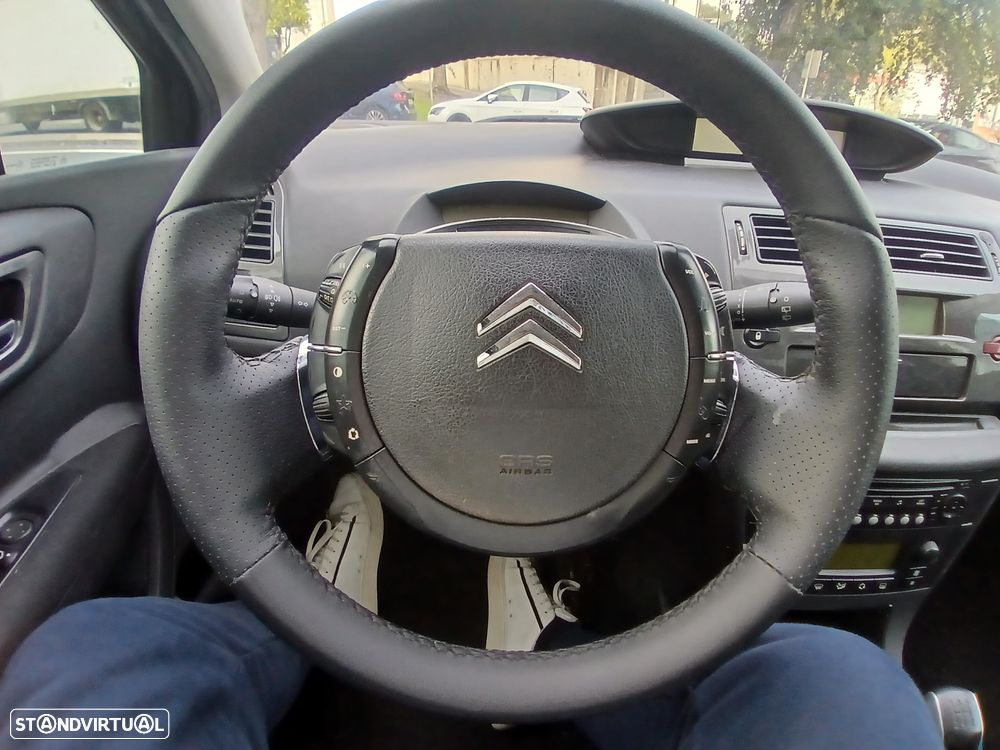 Citroën C4 1.6 HDi 110 Exclusive - 11