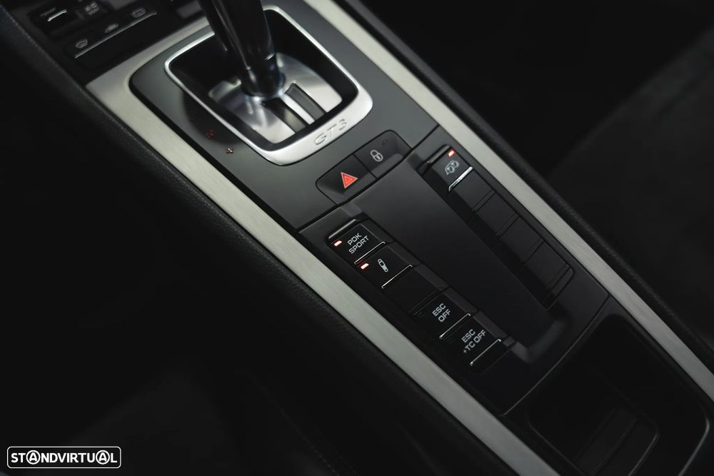 Porsche 911 Série F - 37