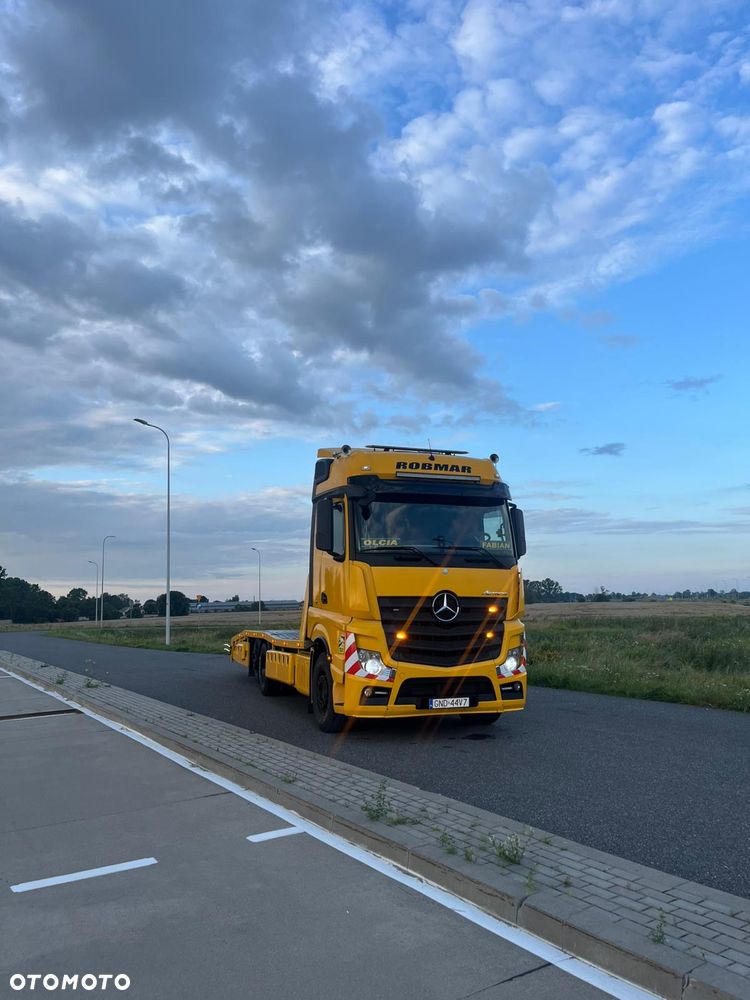 Mercedes-Benz Actros - 1