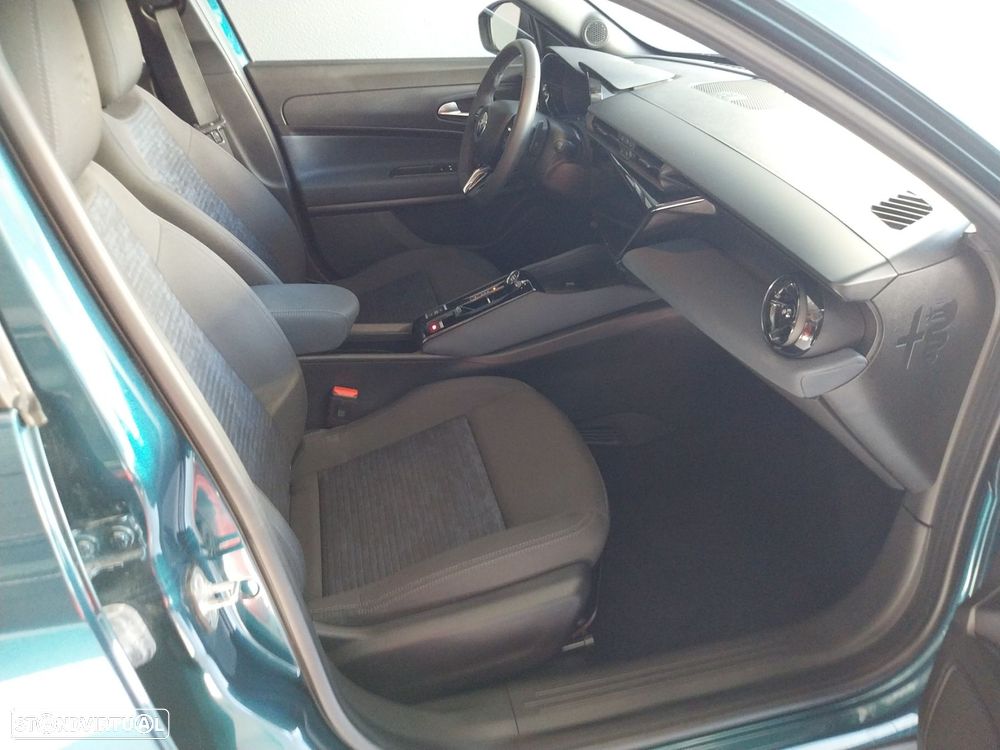 Alfa Romeo Junior 1.2 Ti Q4 eDCT6 - 8