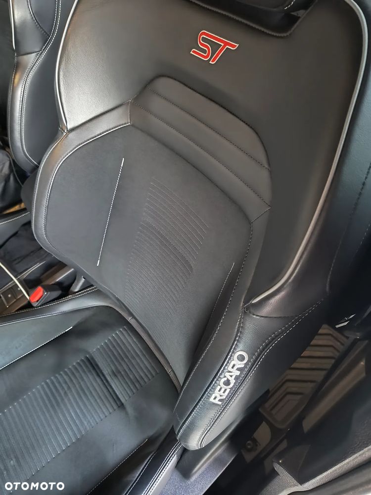 Ford Focus 2.0 EcoBlue ST - 18