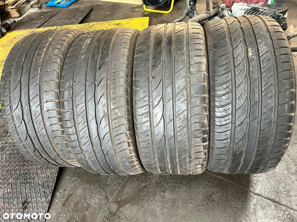 Opona letnia Barum BRAVURIS 2 255/40R19 100 Y