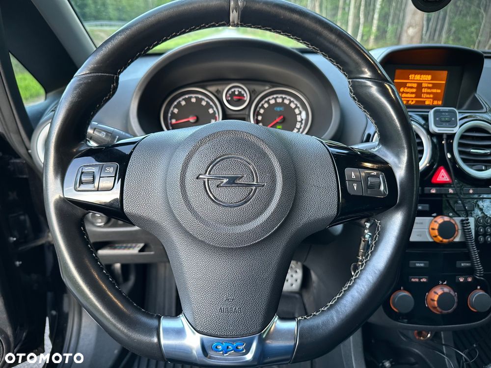 Opel Corsa 1.6T OPC - 12