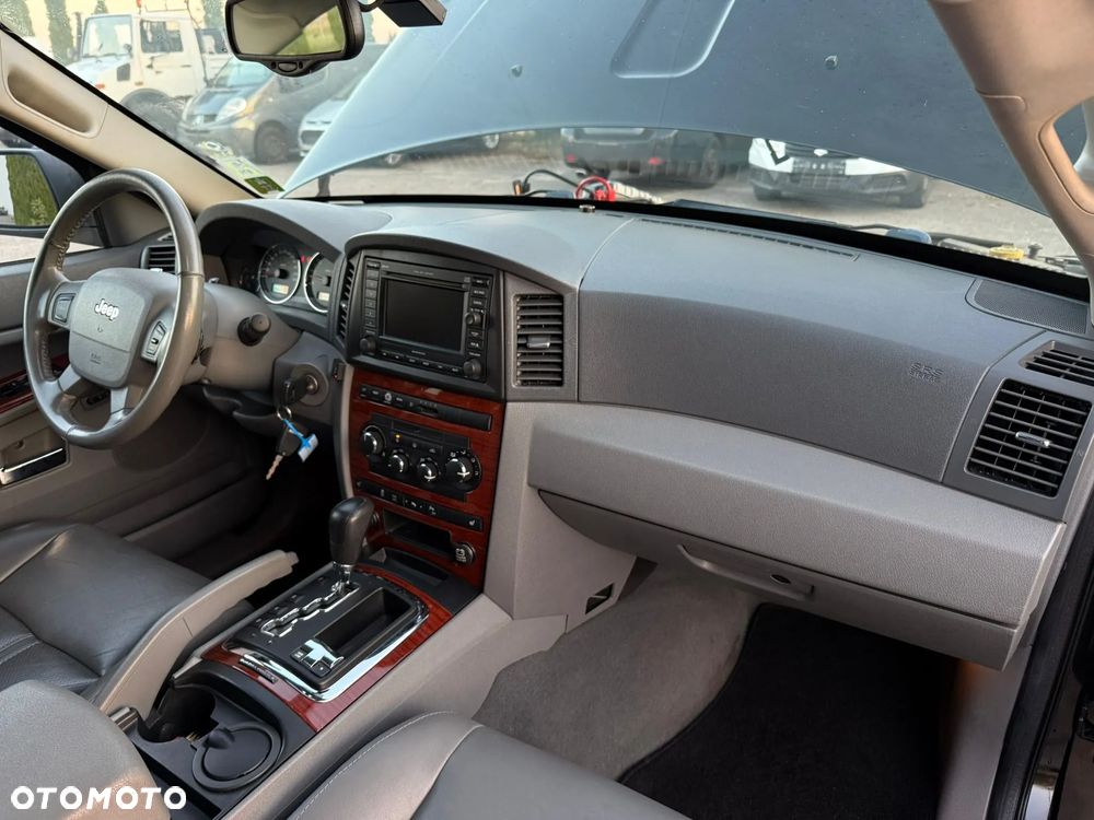 Jeep Grand Cherokee 5.7 V8 HEMI Automatik Overland - 26