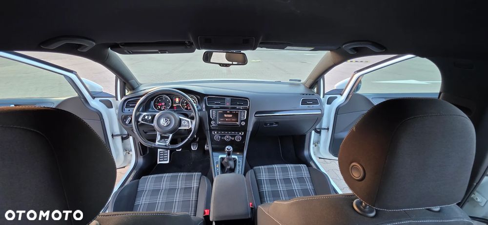 Volkswagen Golf - 13