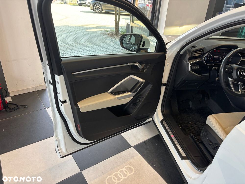 Audi Q3 Sportback - 9