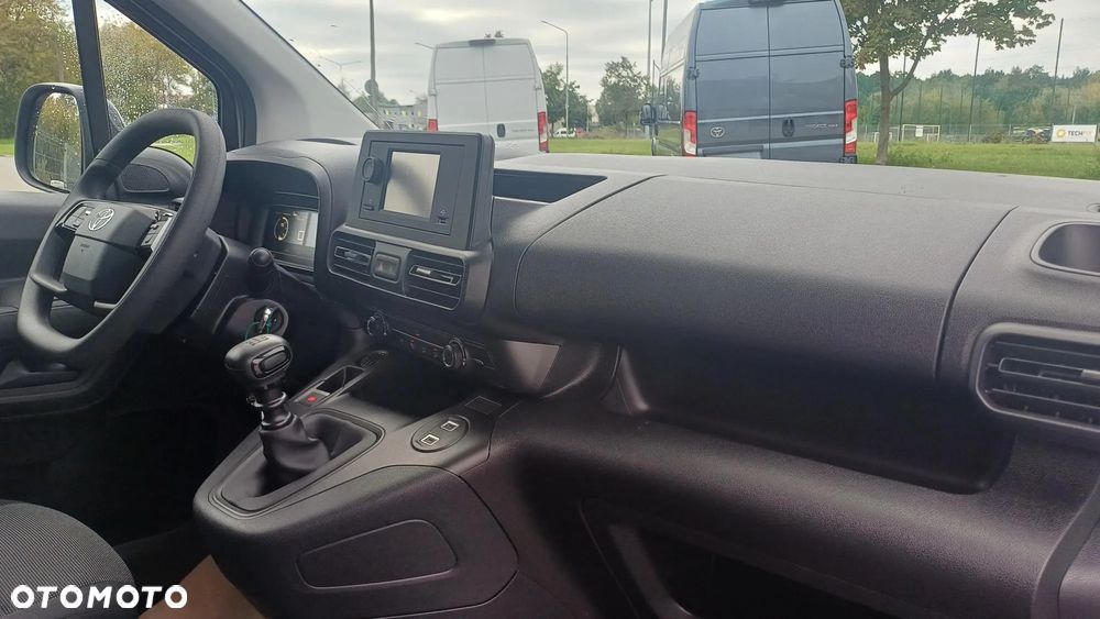 Toyota Proace City - 16
