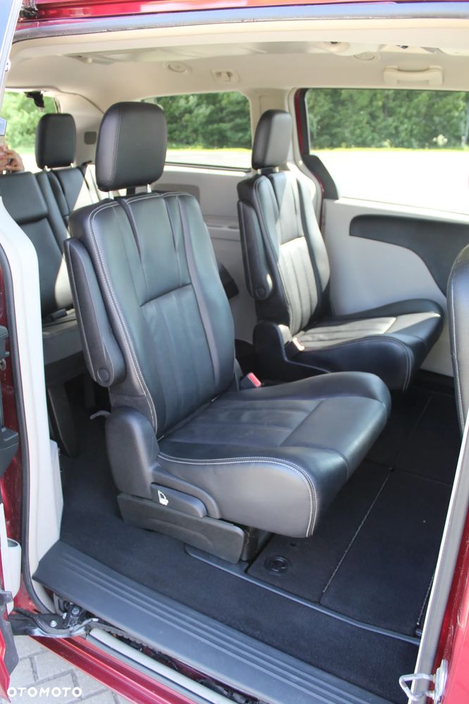 Chrysler Town & Country 3.6 Touring - 15