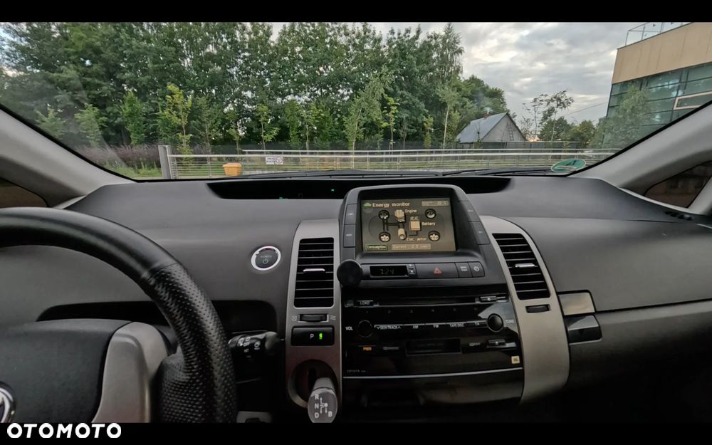 Toyota Prius 1.5 VVT-i Sol - 11