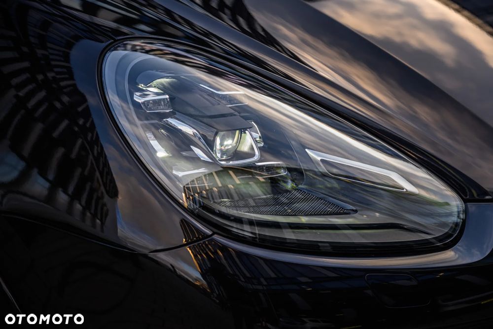 Porsche Cayenne - 12