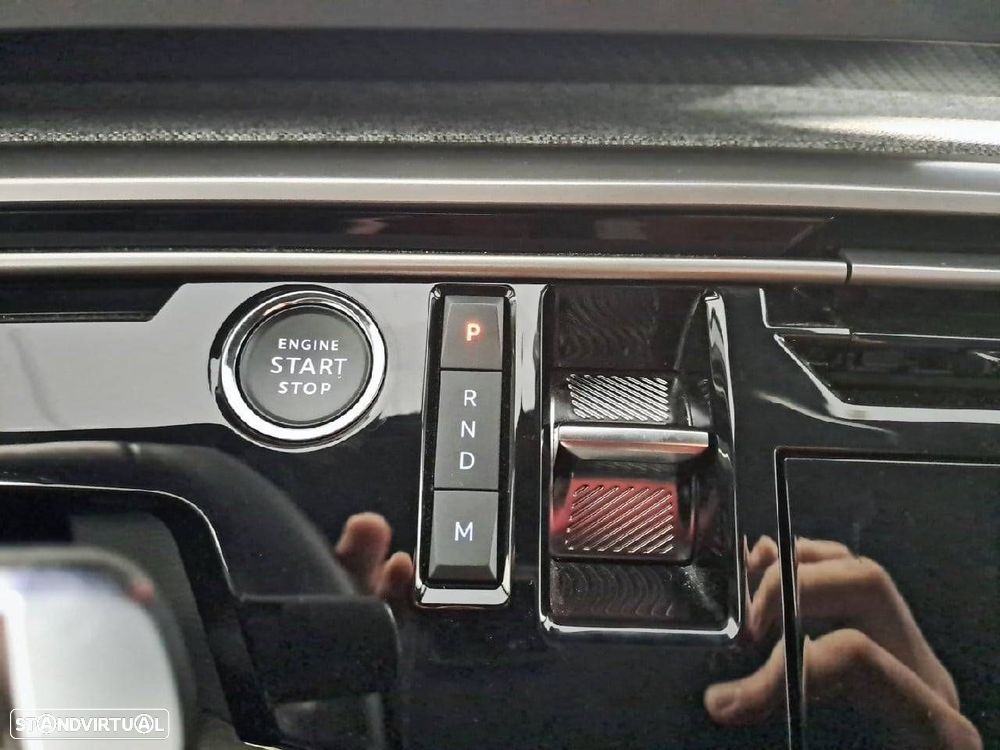 Peugeot 3008 1.2 Hybrid Allure e-DCS6 - 18