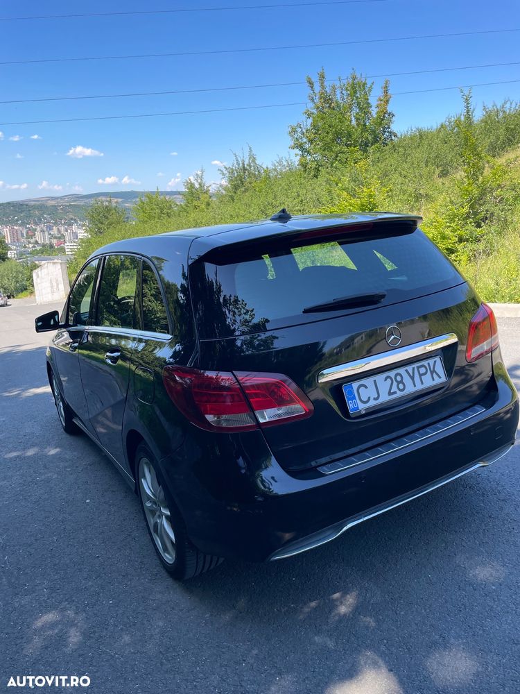 Mercedes-Benz B 200 d 4Matic 7G-DCT - 4