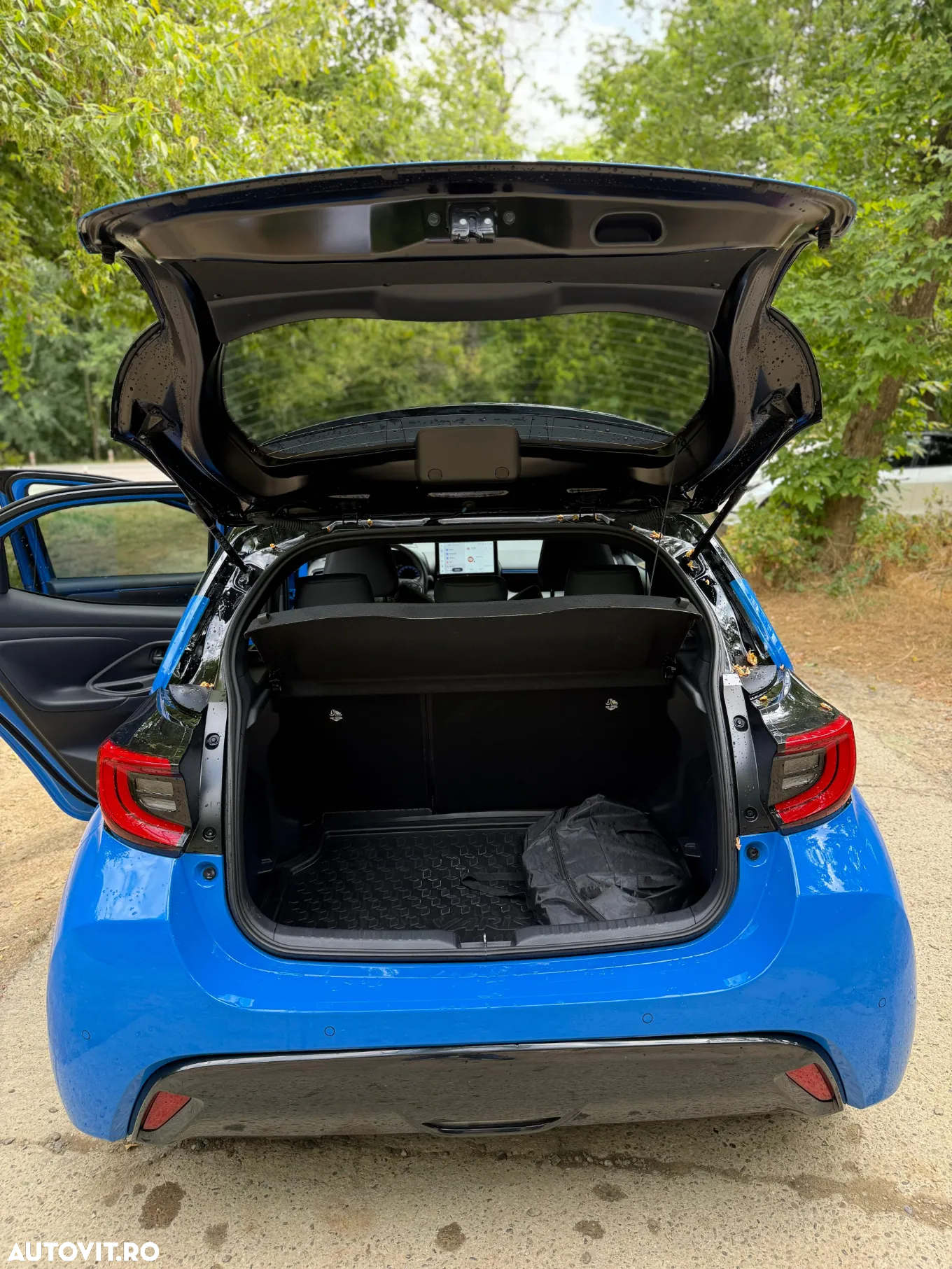Toyota Yaris 1.5 130 CP HEV Premiere Edition - 8