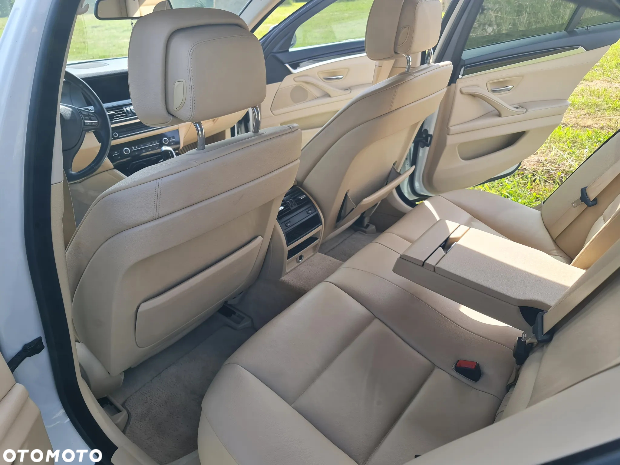 BMW Seria 5 528i xDrive - 22
