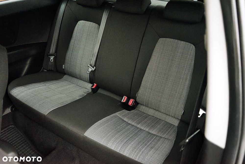 Kia Ceed 1.6 CRDi 90 ISG Vision - 21