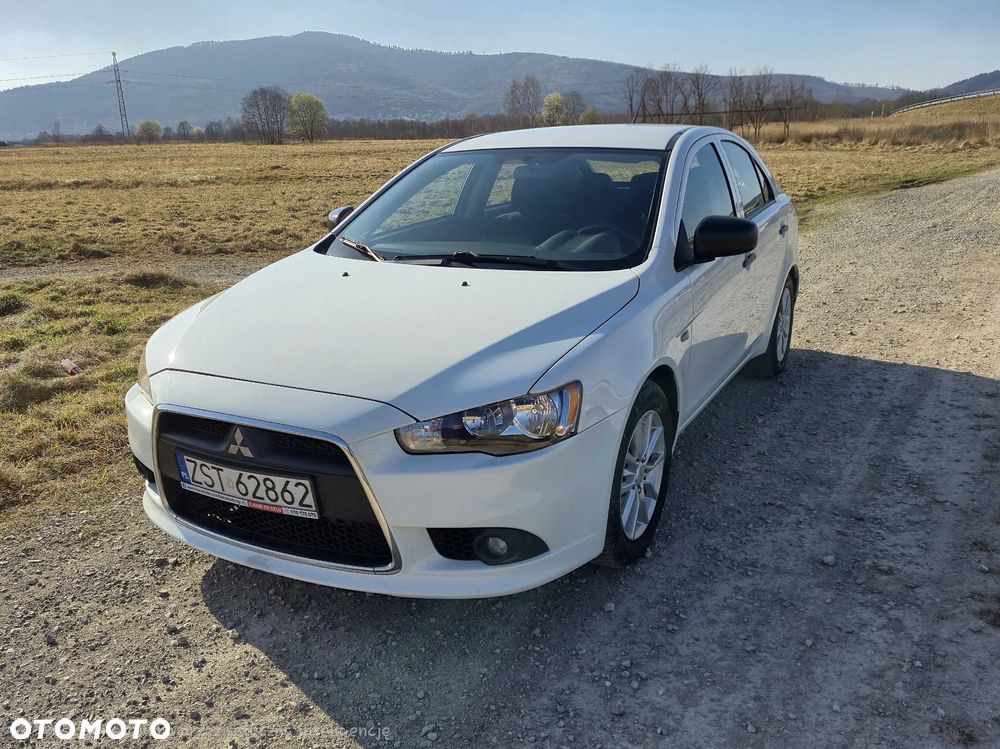 Mitsubishi Lancer 1.6 Inform - 1