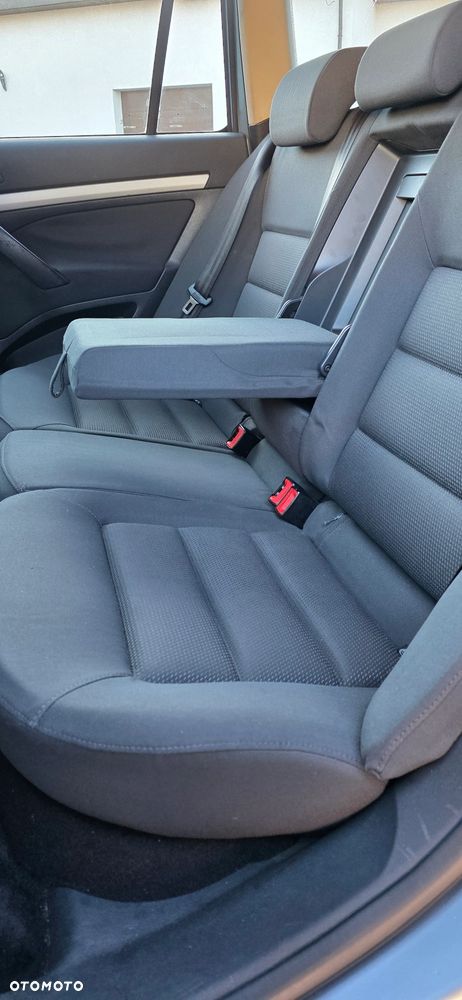 Skoda Octavia 1.6 Combi - 13