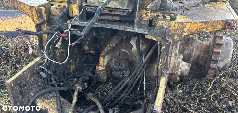 Komatsu D65PX 12 Skrzynia Biegów  CZĘŚCI - 1