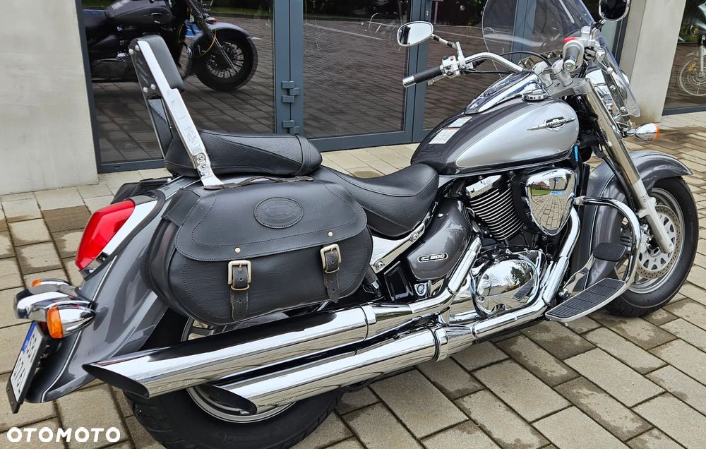 Suzuki Intruder - 15