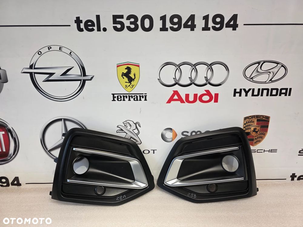 AUDI Q5 II LIFT 80A 21- LEWA / PRAWA KRATKA BOCZNA ZDERZAKA PRZEDNIEGO PRZÓD NR 80A807682N / 80A807680AN , 80A807681N / 80A807679AN NR AUKCJI KB28 - 1