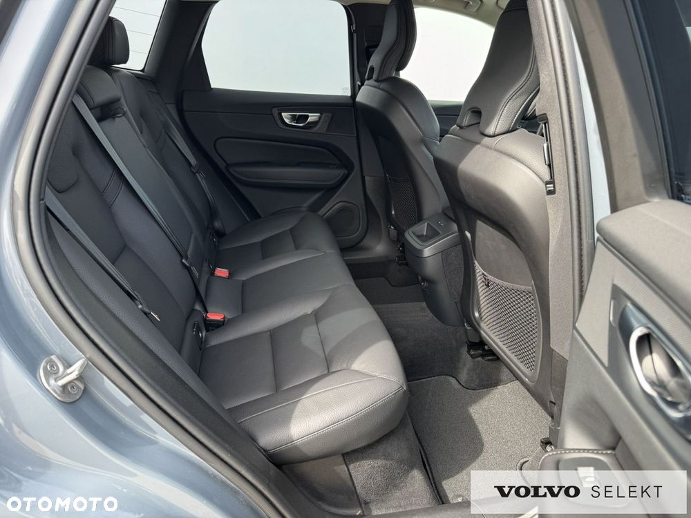 Volvo XC 60 B4 D AWD Plus Dark - 15