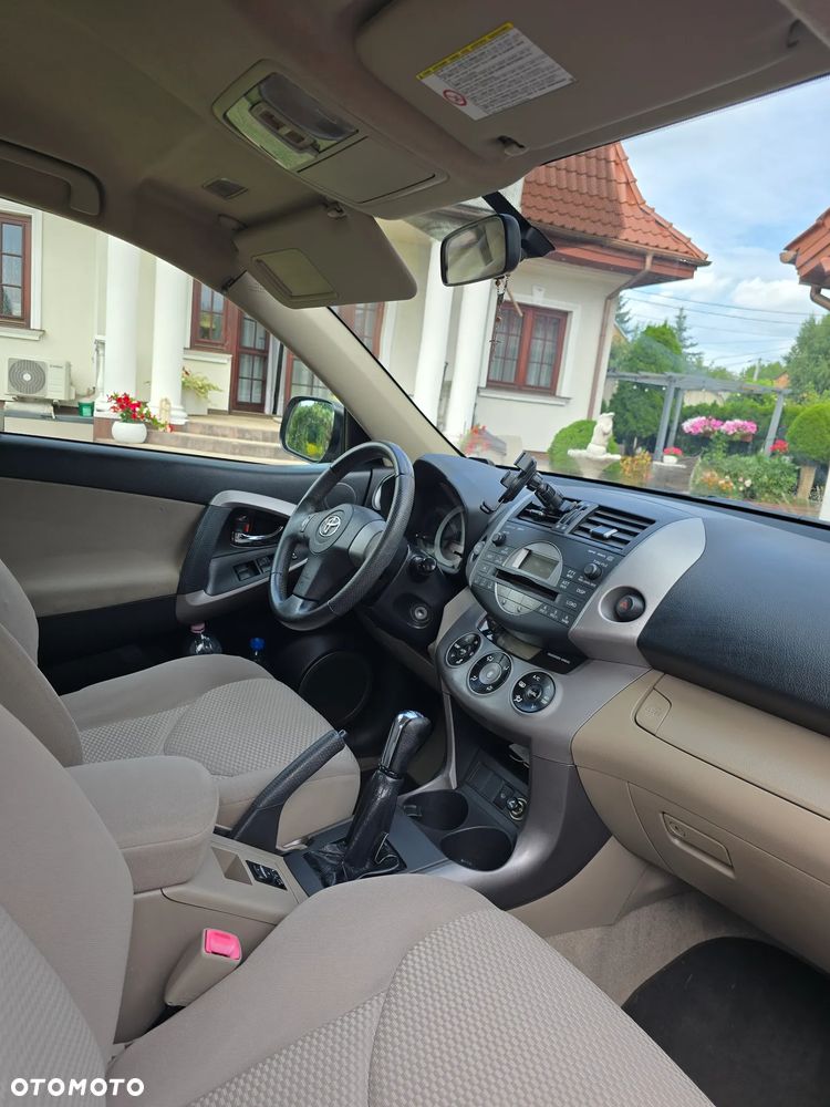 Toyota RAV4 2.0 VVT-i Sol - 13