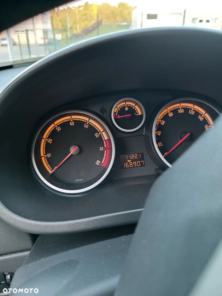 Opel Corsa 1.4 16V Cosmo - 3