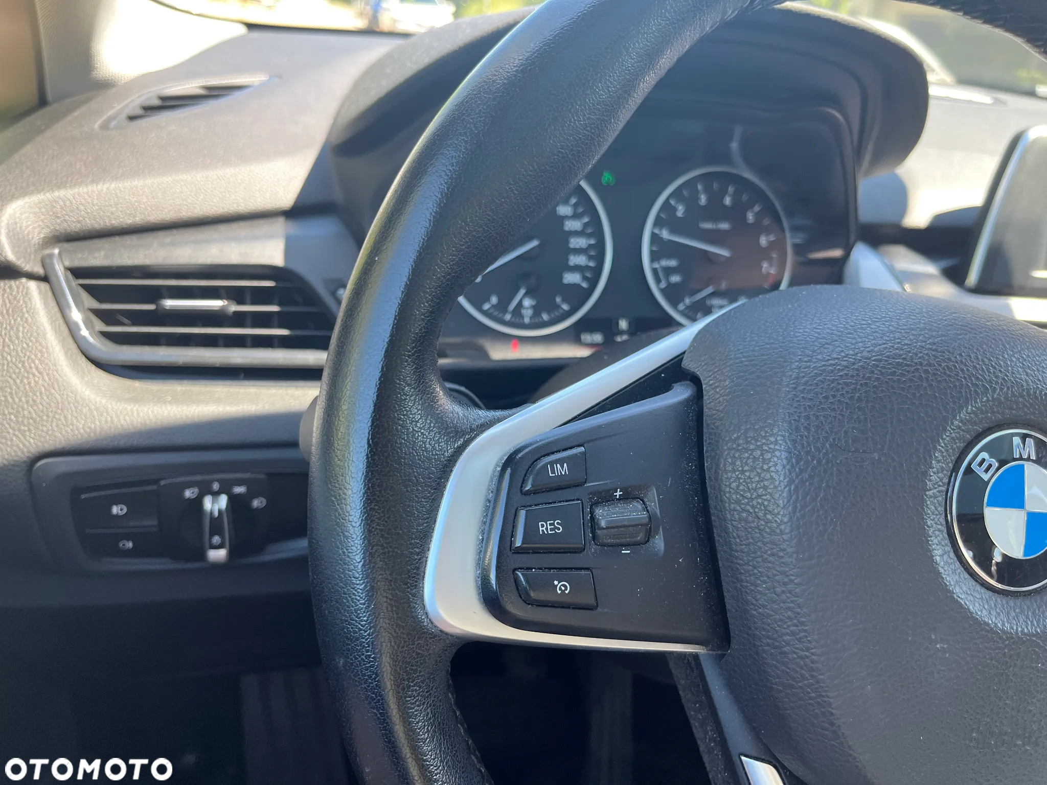 BMW Seria 2 218i Luxury Line - 28