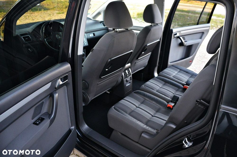 Volkswagen Touran - 19