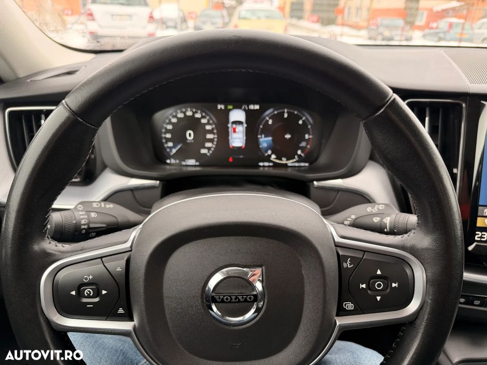 Volvo XC 60 D3 Momentum Pro - 10