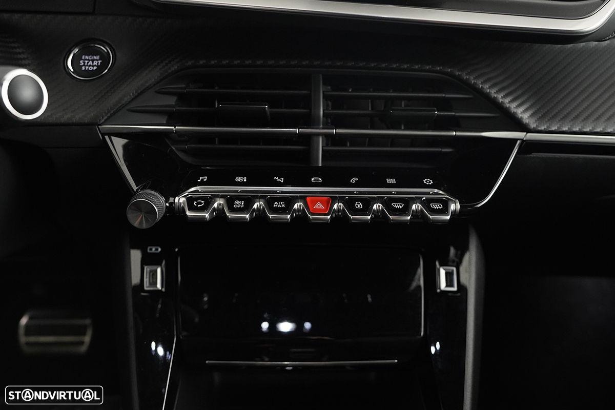 Peugeot 2008 1.2 PureTech GT EAT8 - 13